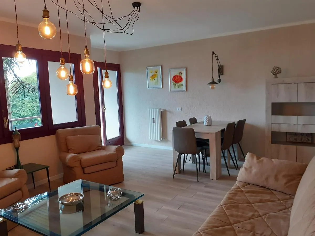 Cordelia 4 Apartment Luino