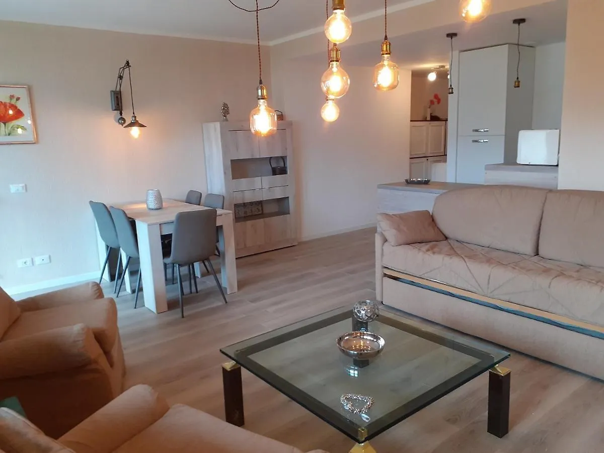 Cordelia 4 Apartment Luino Italy